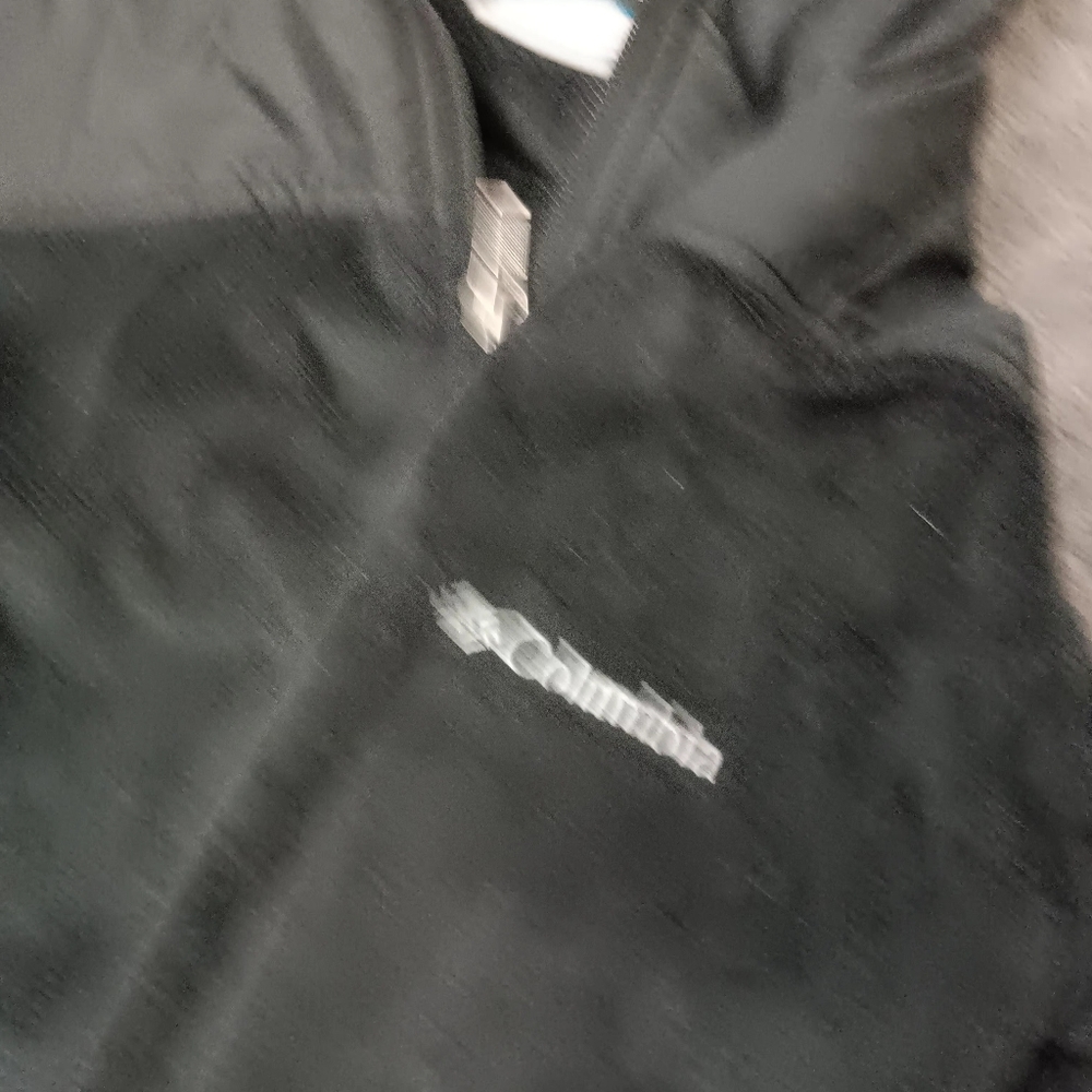 Columbia Women's Black Fleece - Picture 3 of 4